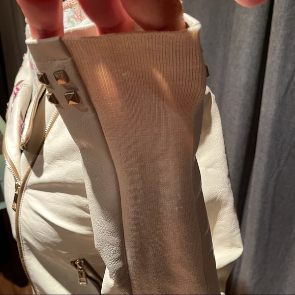 Desigual Cream Color Women’s Biker Jacket size 38 With Design in Back - Picture 8 of 16